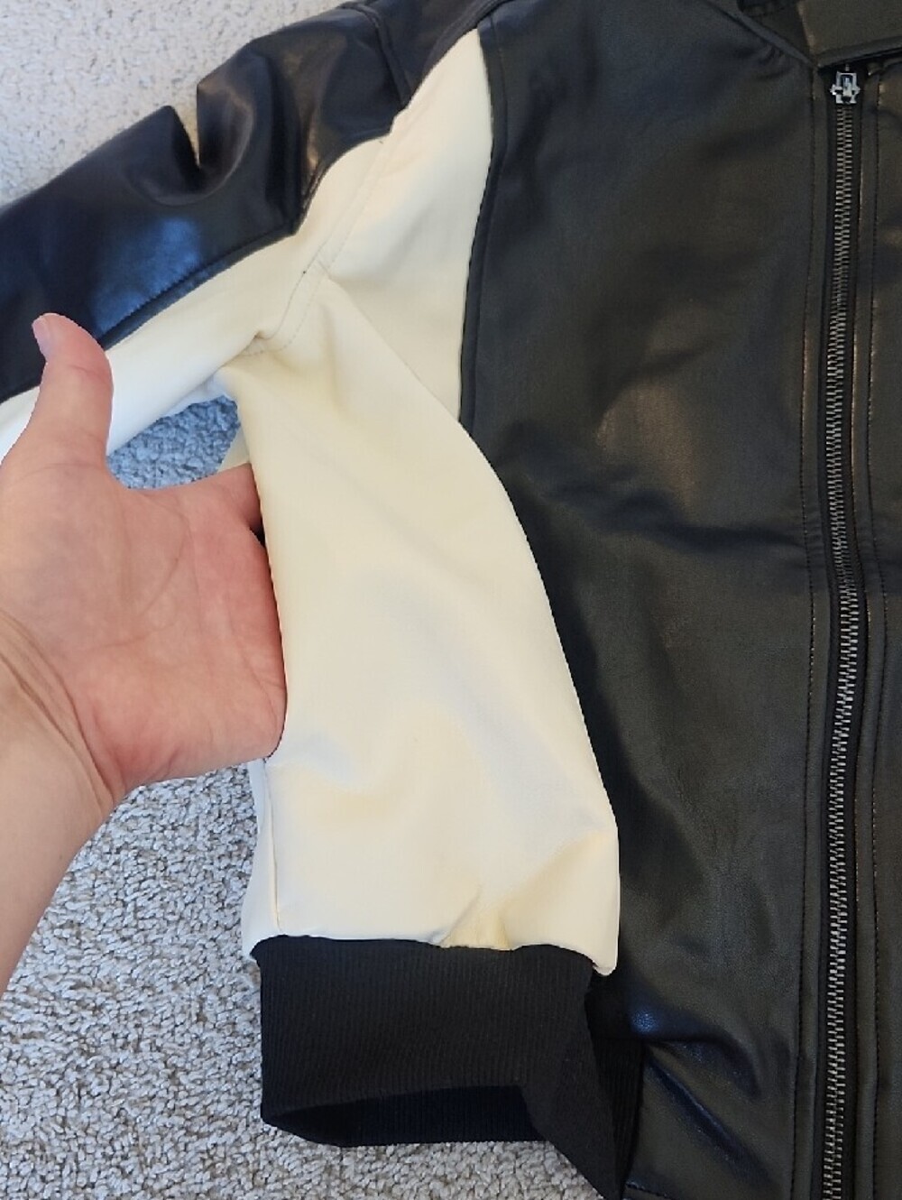 Black & Cream Colorblock Women's Bomber Jacket B. - Picture 4 of 7